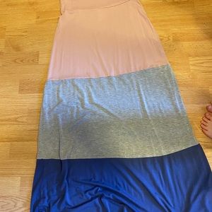 Size large color block maxi skirt